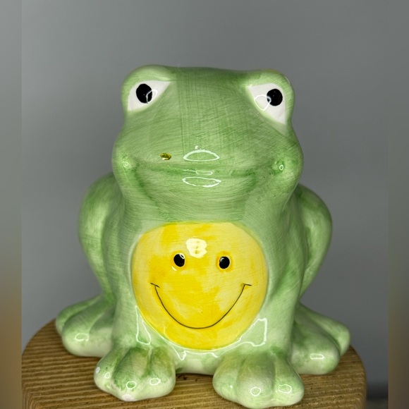 Hermitage Pottery Other - Village Pottery Happy Face Frog figurine
